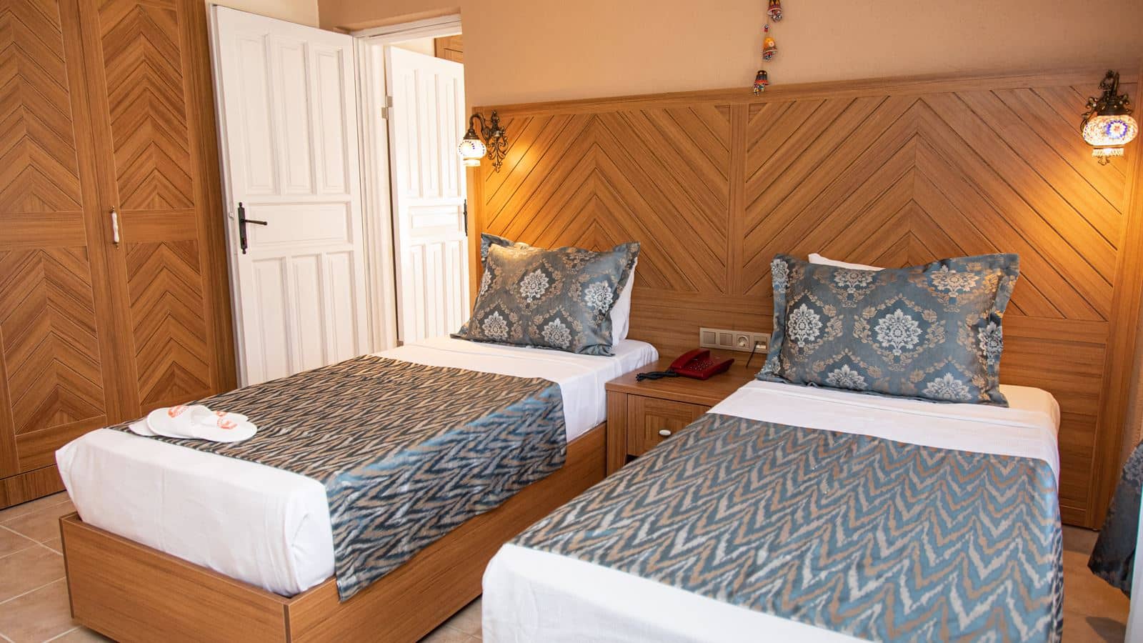 rooms-family-room