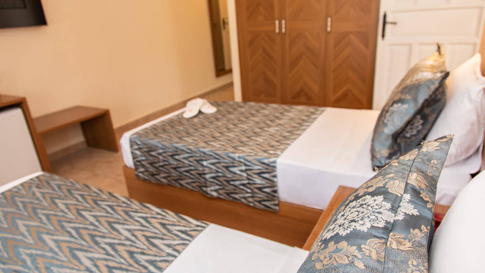 rooms-family-room