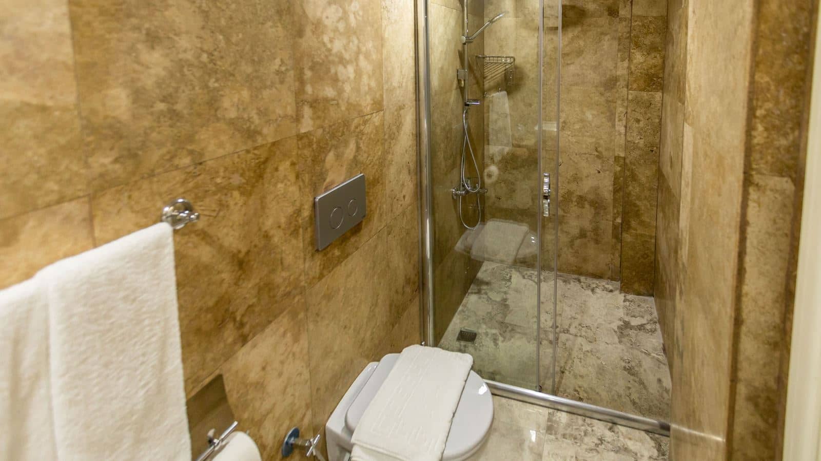 rooms-standard-room