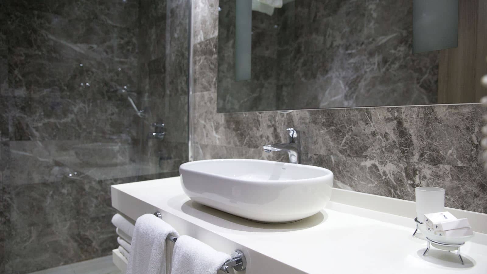 rooms-economic-family-room