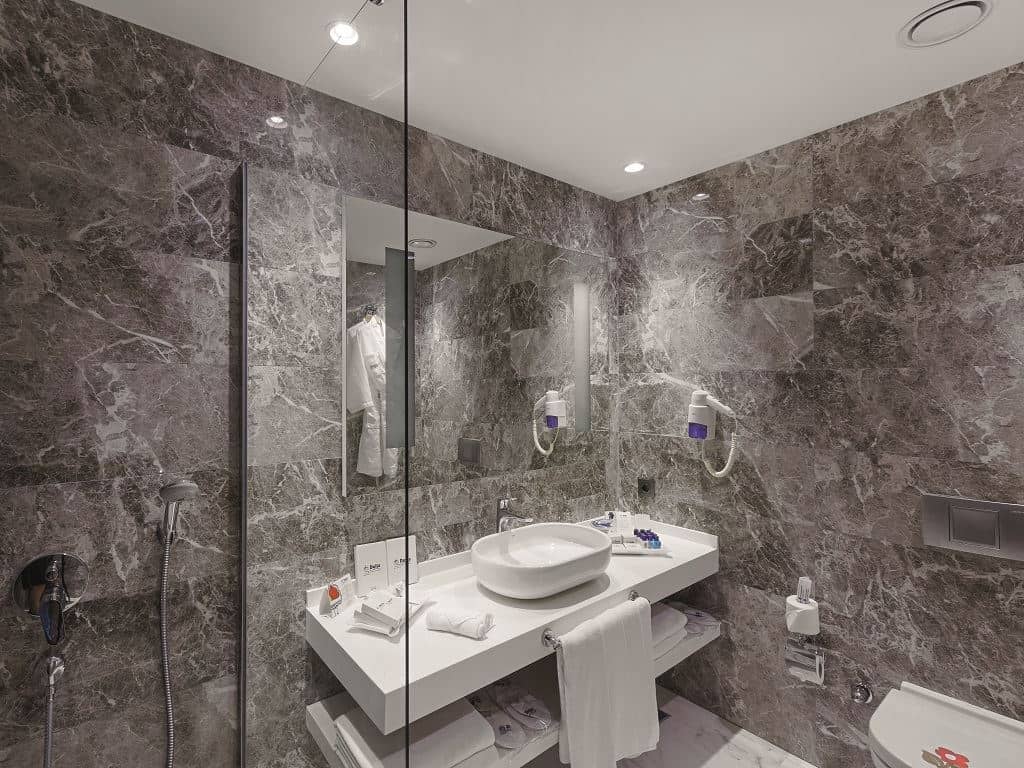 rooms-superior-sea-view-room
