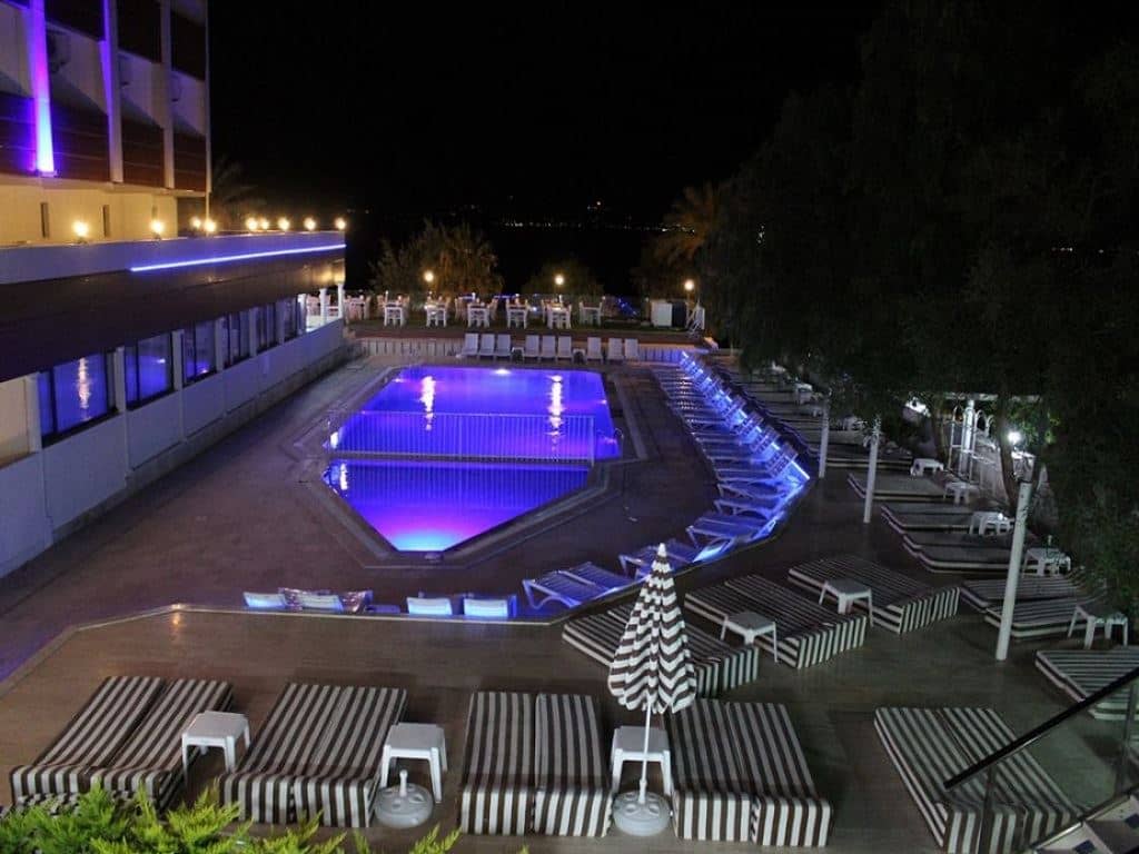 pools-outdoor-pool
