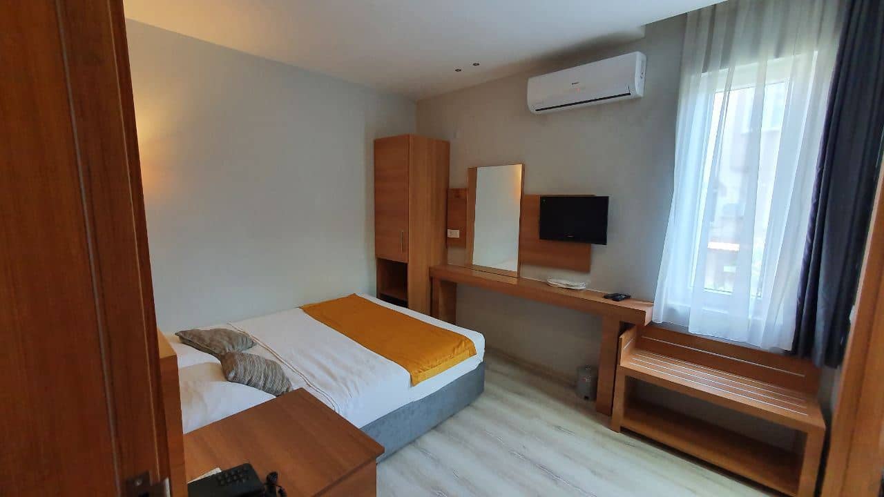 rooms-standard-room
