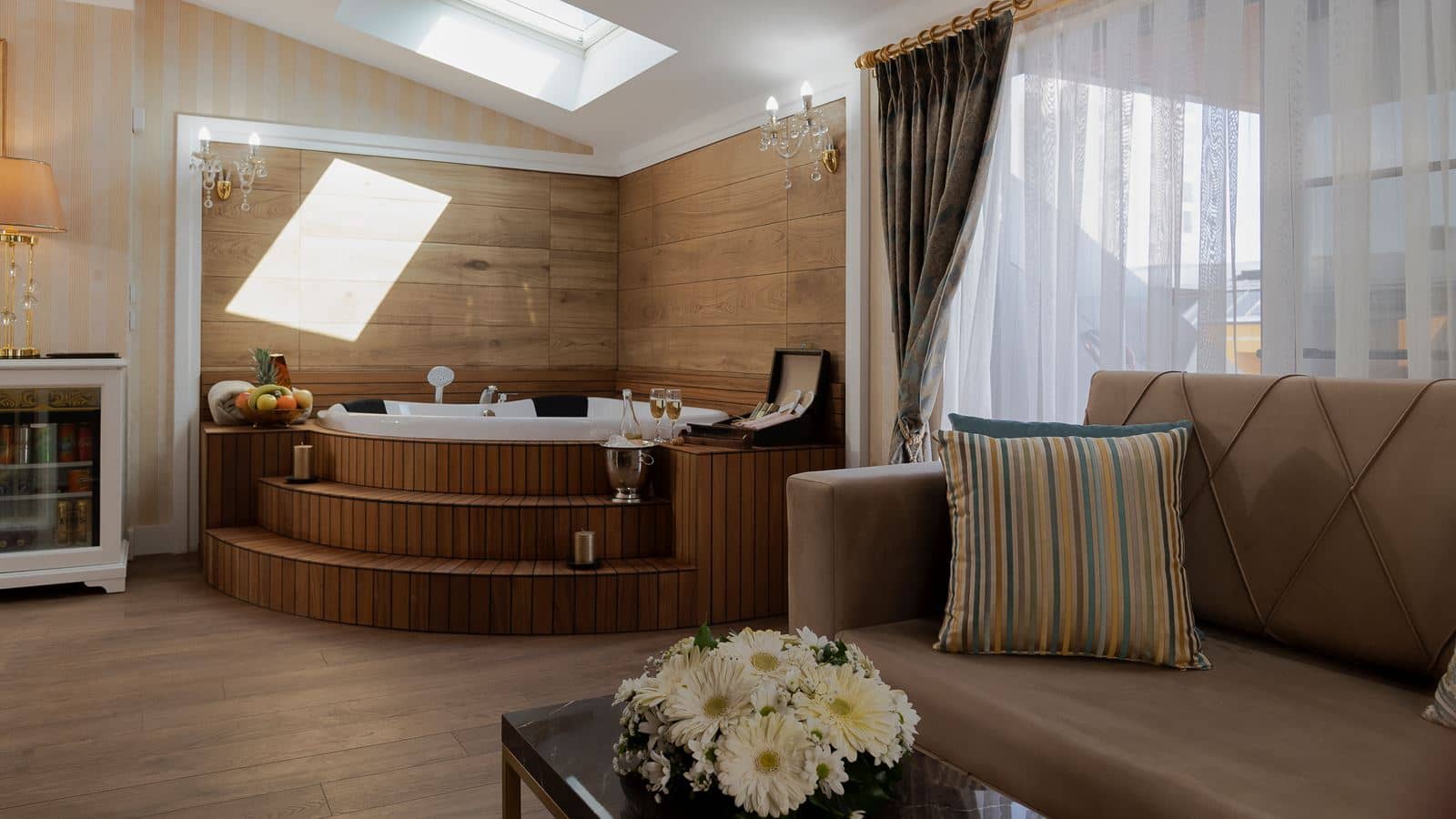 rooms-jacuzzi-suite