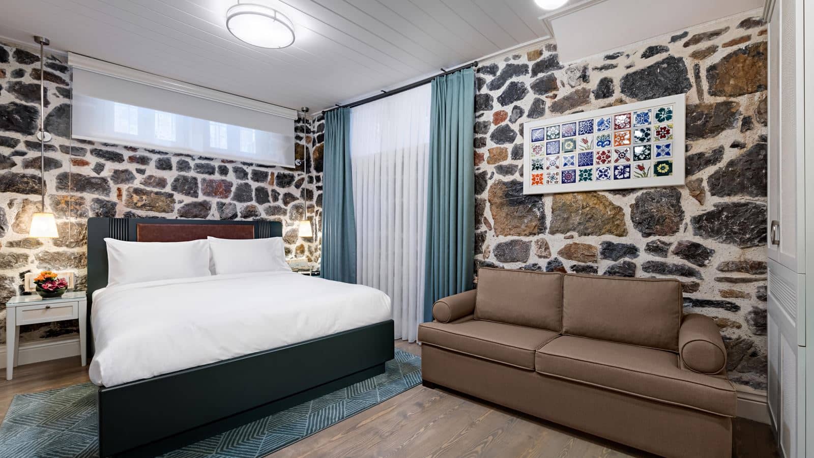 rooms-deluxe-room