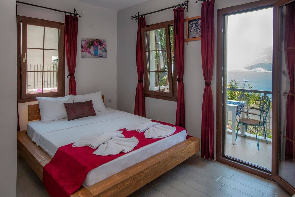 rooms-deniz-manzarali-standart-oda-balkonlu