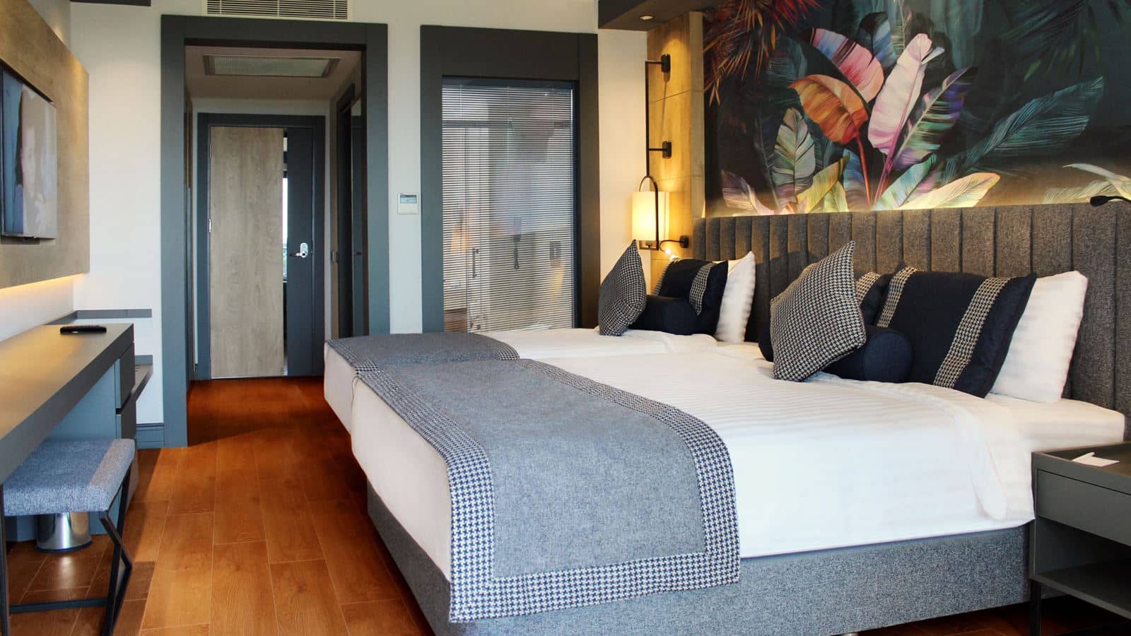 rooms-standard-side-sea-view-room