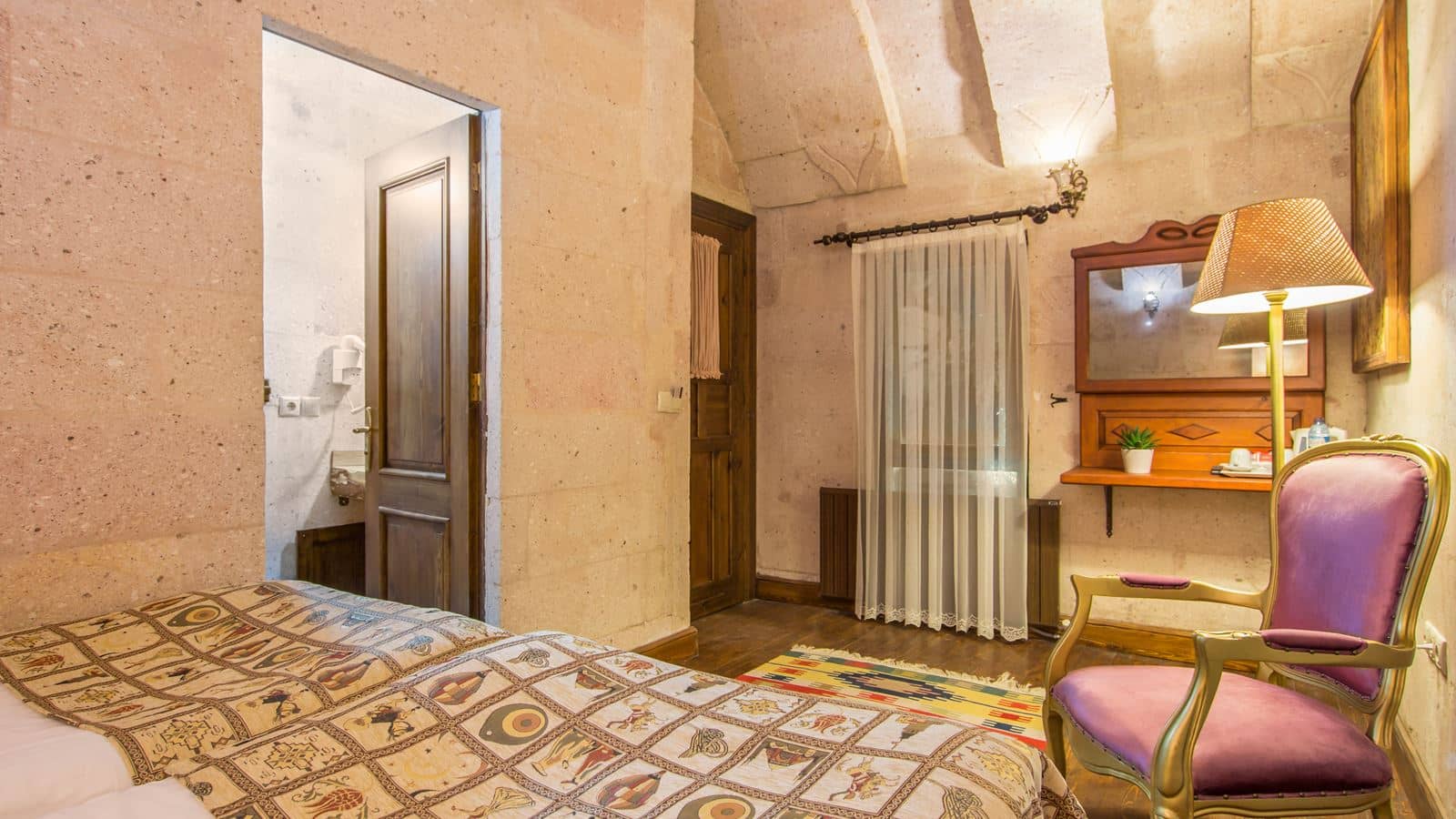 rooms-superior-cave