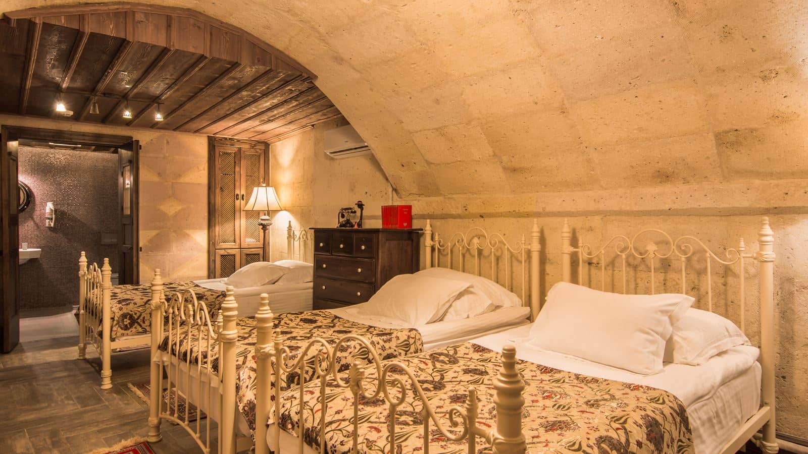 rooms-deluxe-stone