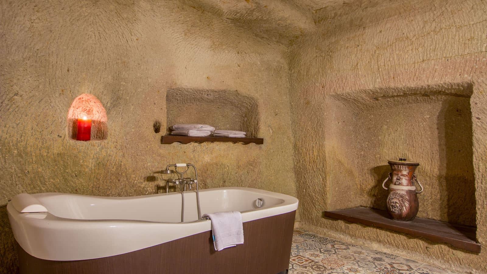 rooms-deluxe-cave