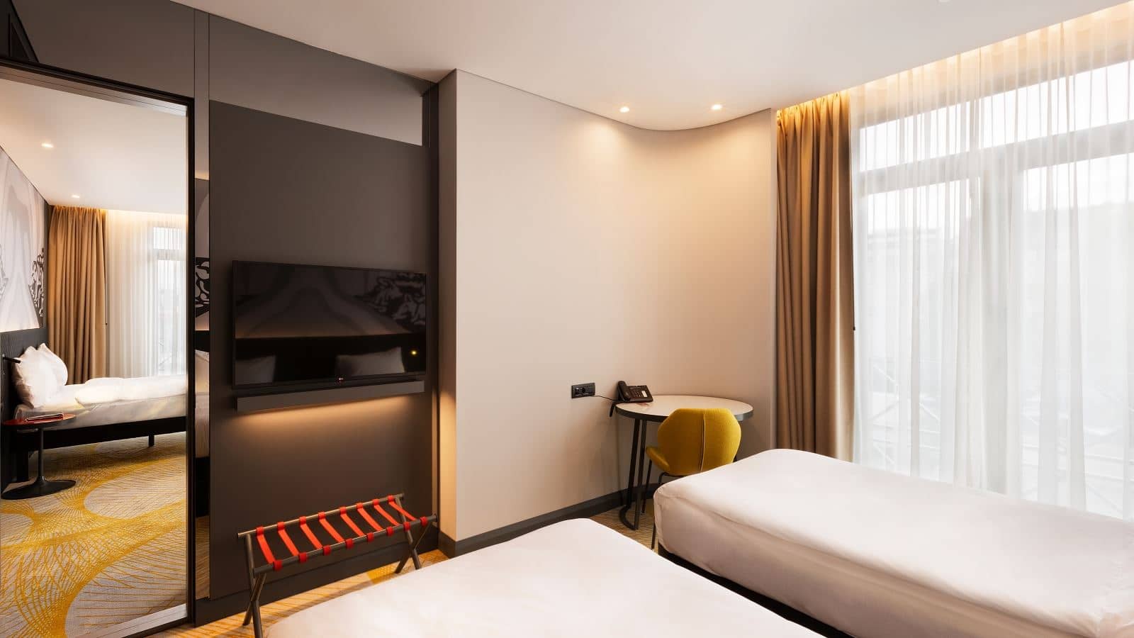 rooms-family-room