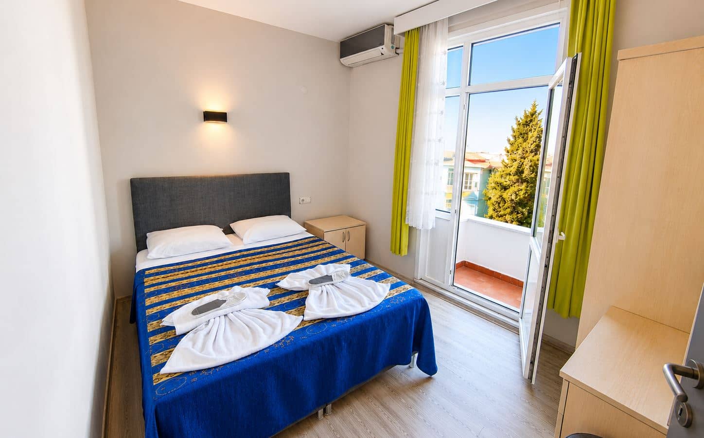 rooms-standard-double-room