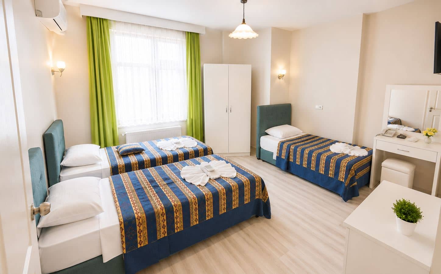 rooms-standard-triple-room