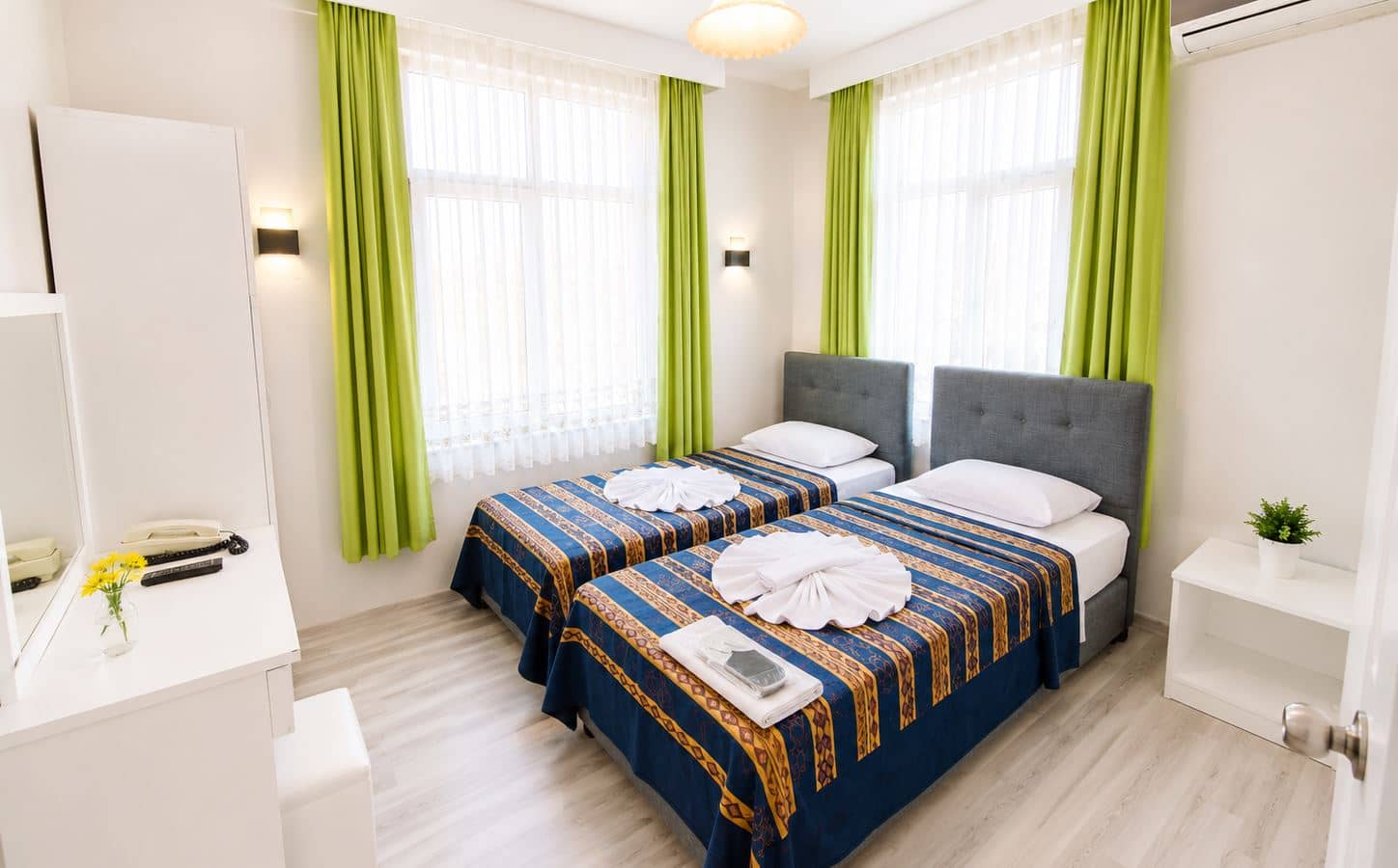 rooms-standard-twin-room