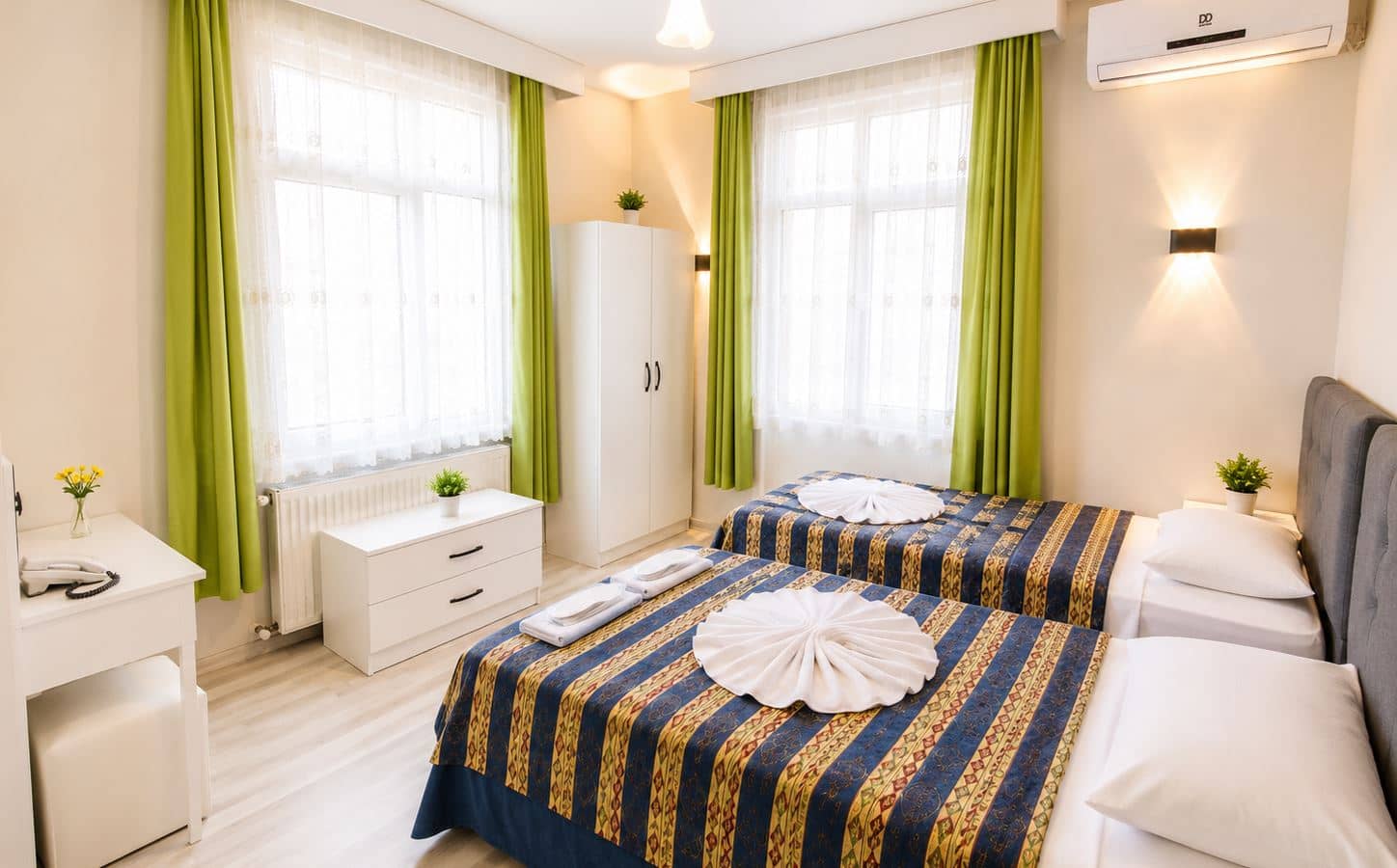 rooms-standard-twin-room