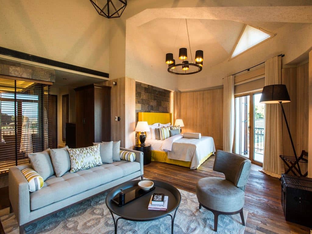 rooms-suite-room