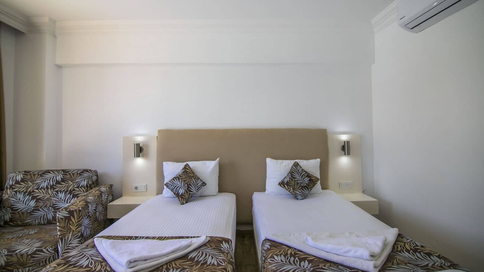 rooms-standart-kara-manzarali-oda
