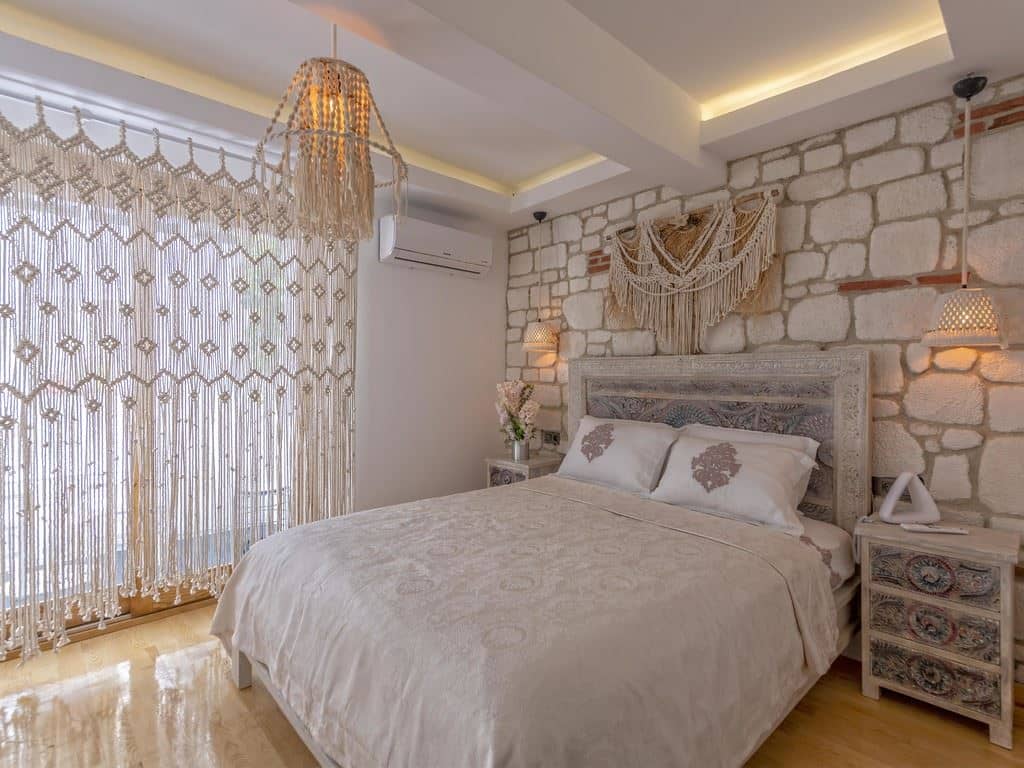 rooms-deluxe-room