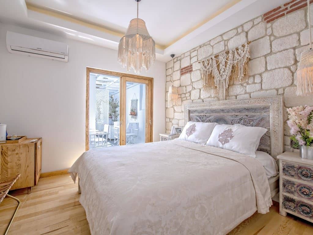 rooms-deluxe-room