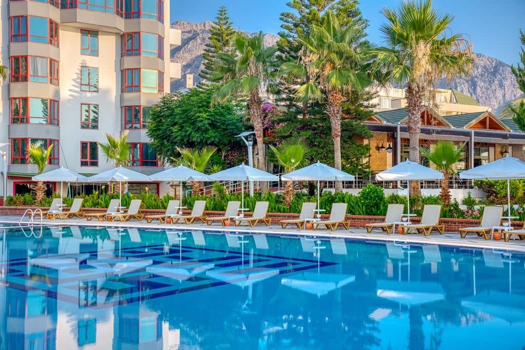 pools-outdoor-pool