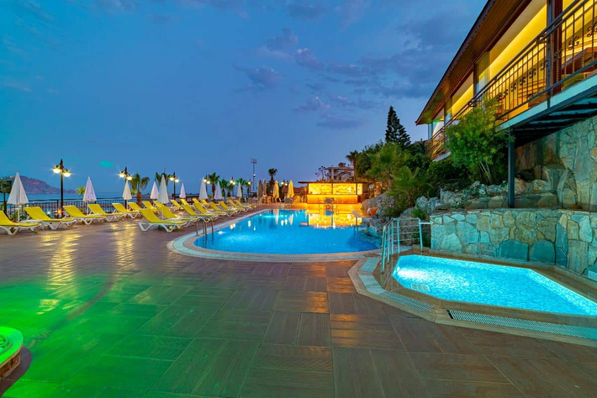 pools-outdoor-pool