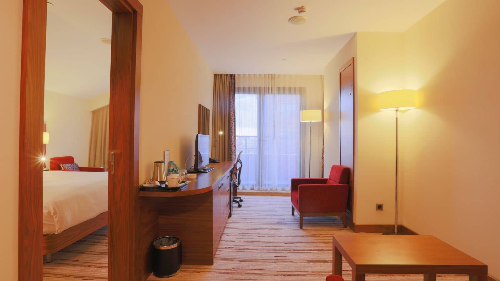 rooms-king-suit