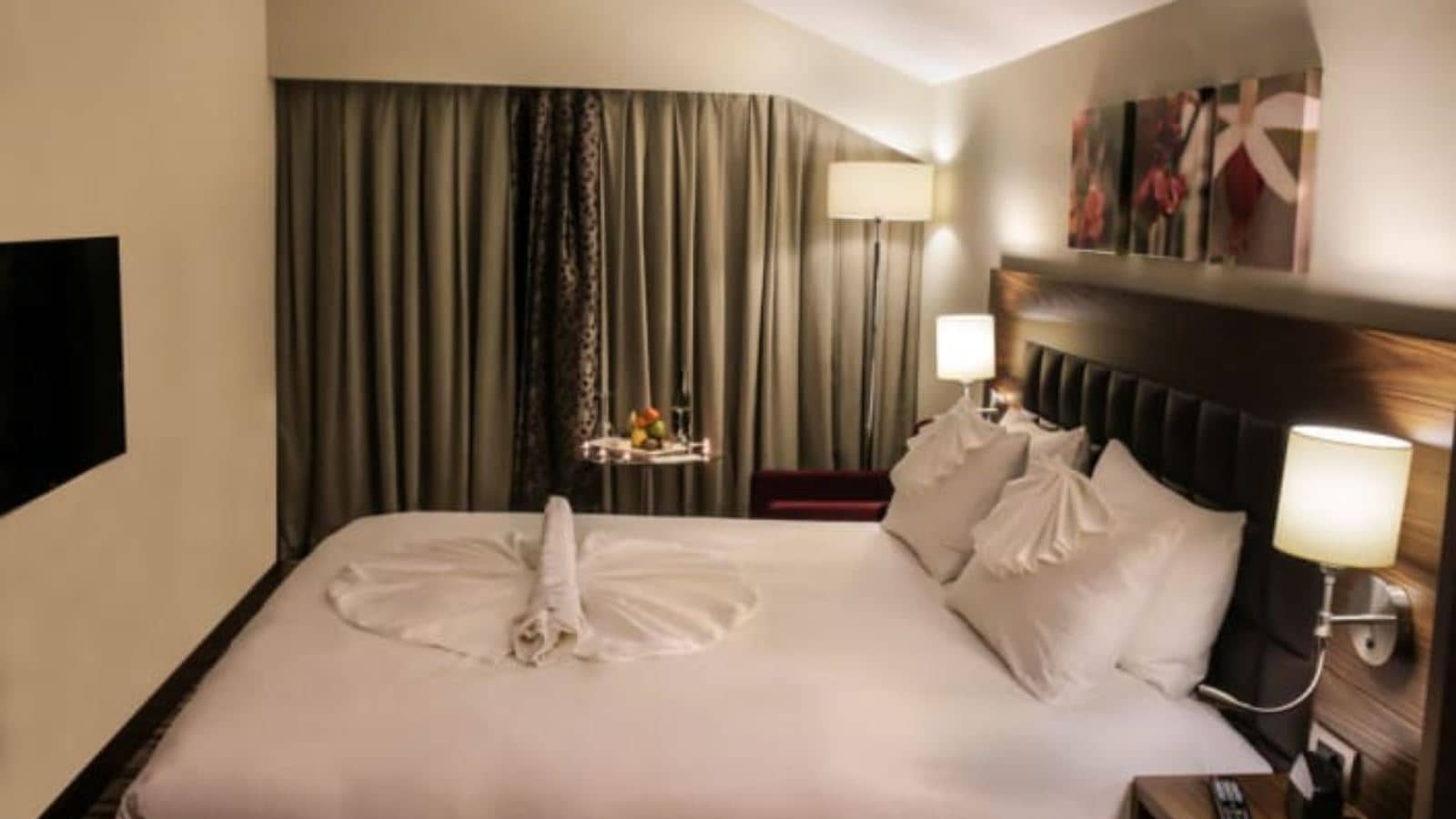 rooms-king-suit