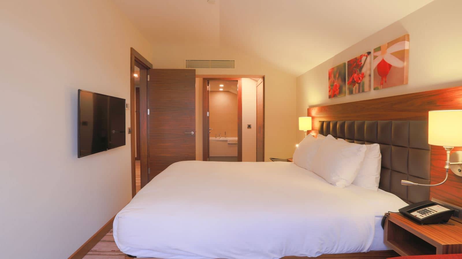 rooms-king-suit