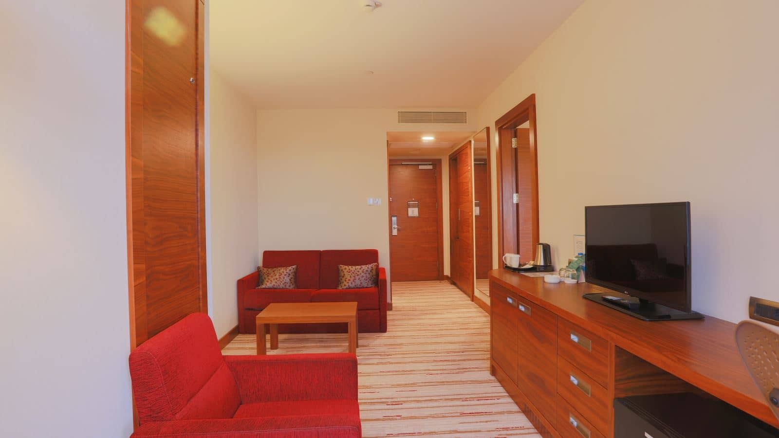rooms-king-suit