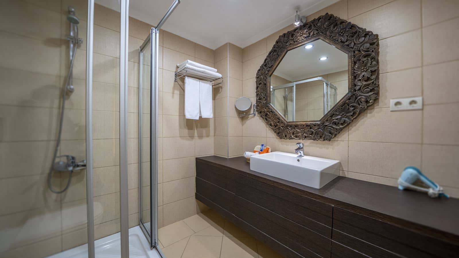 rooms-comfort-room