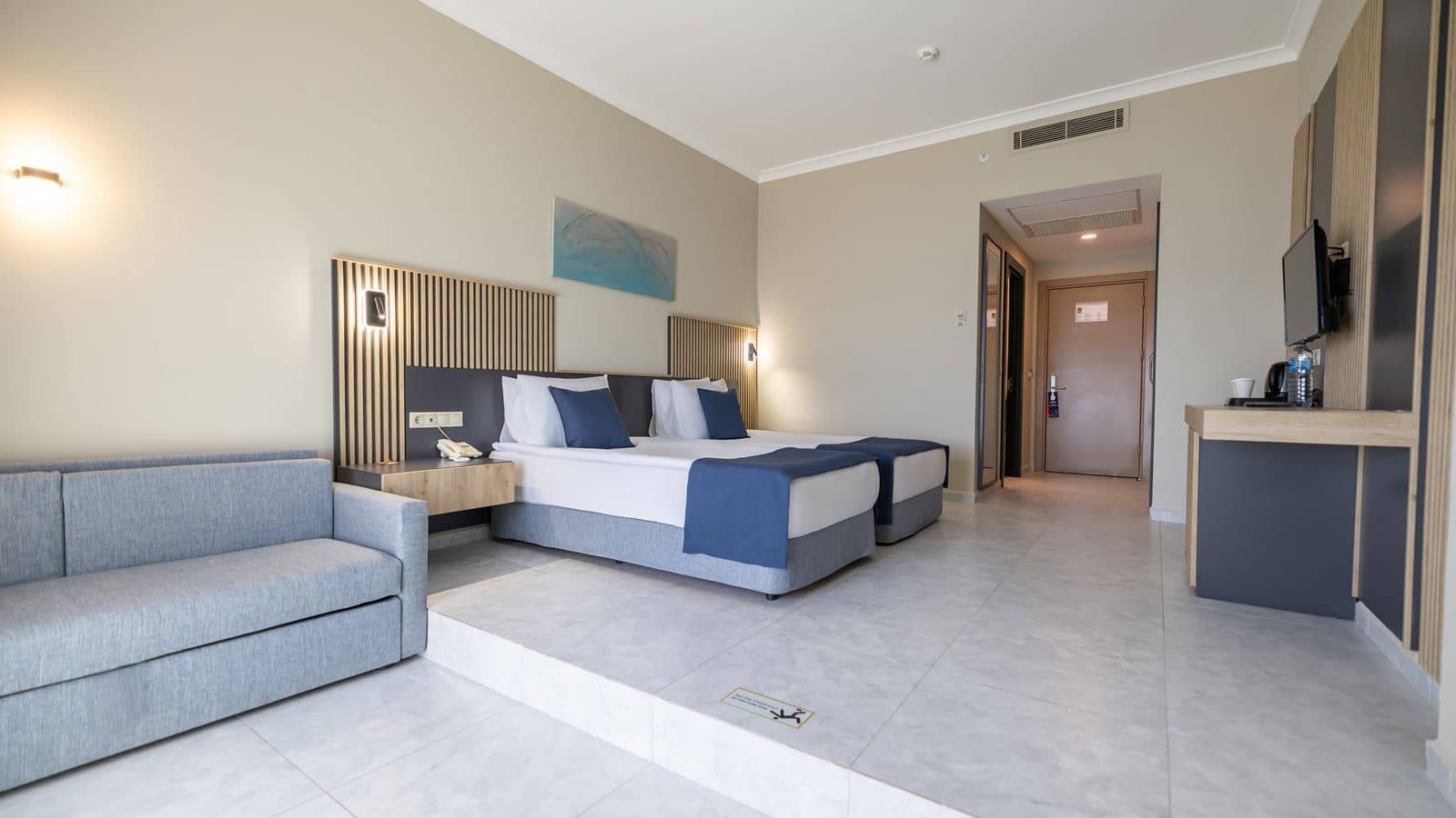 rooms-club-standard-land-view-room