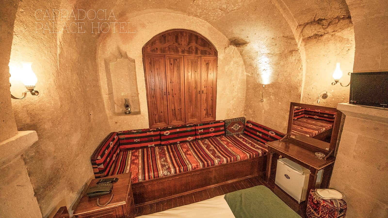 rooms-cave-room