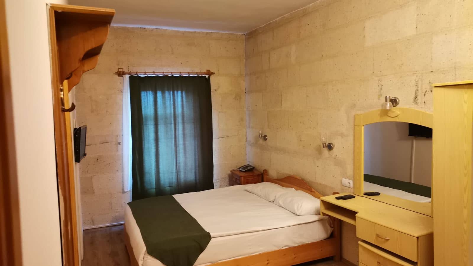 rooms-standard-room