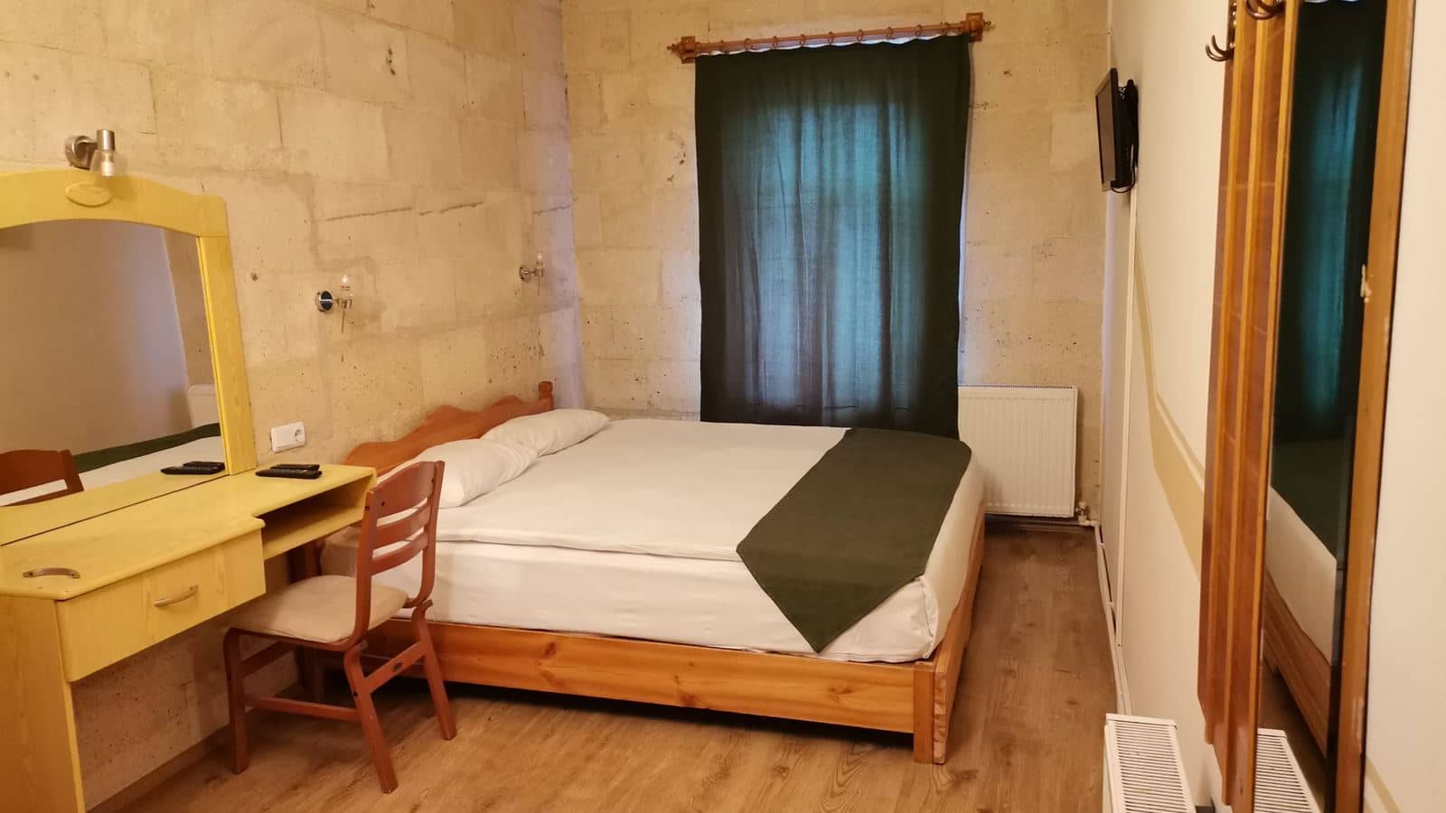 rooms-standard-room