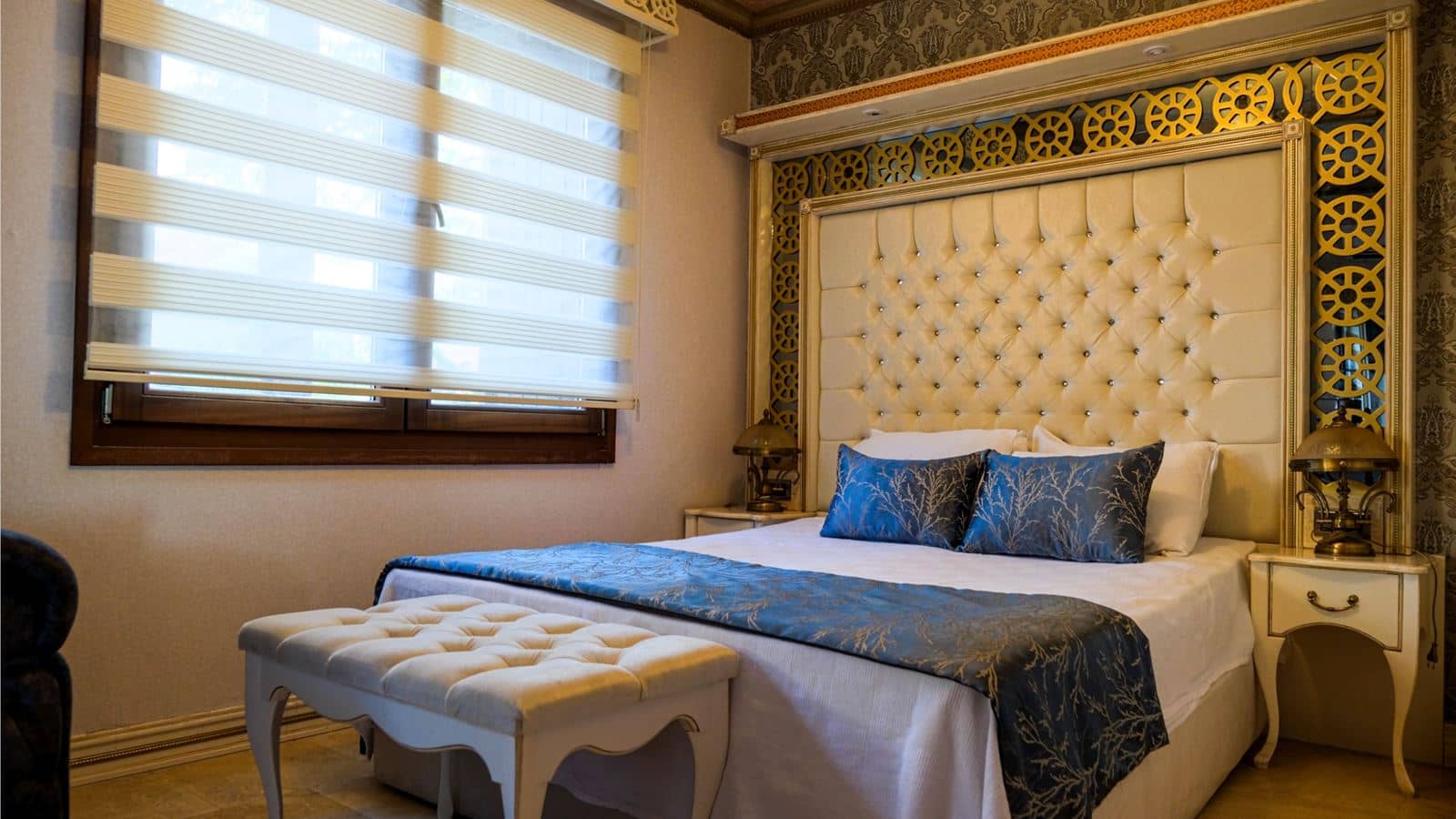 rooms-deluxe-room