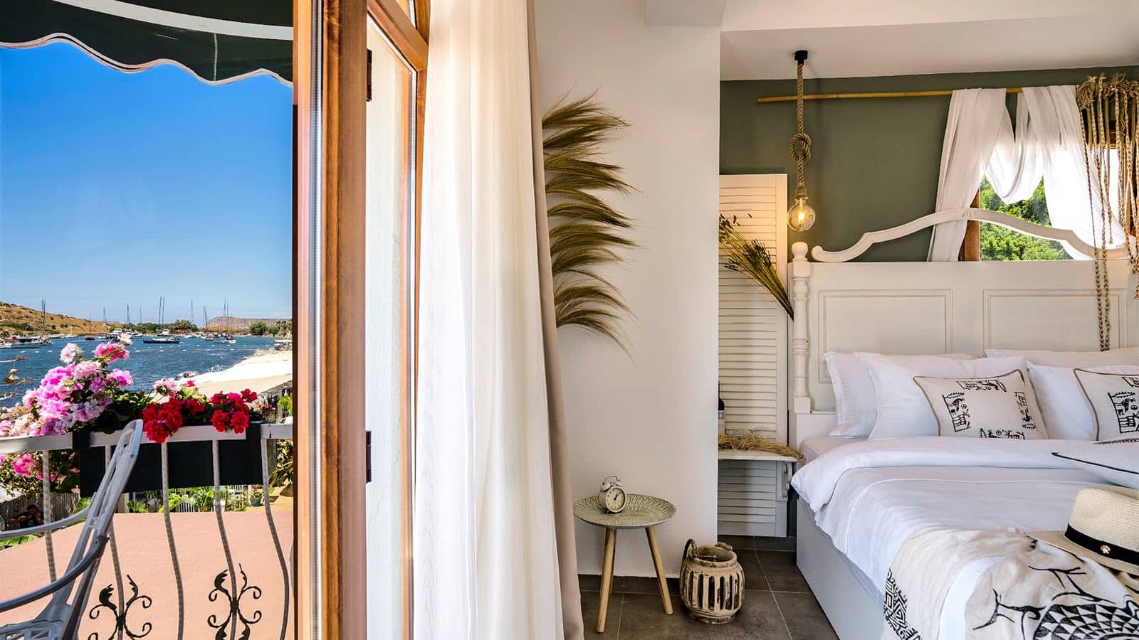 rooms-seaview-room