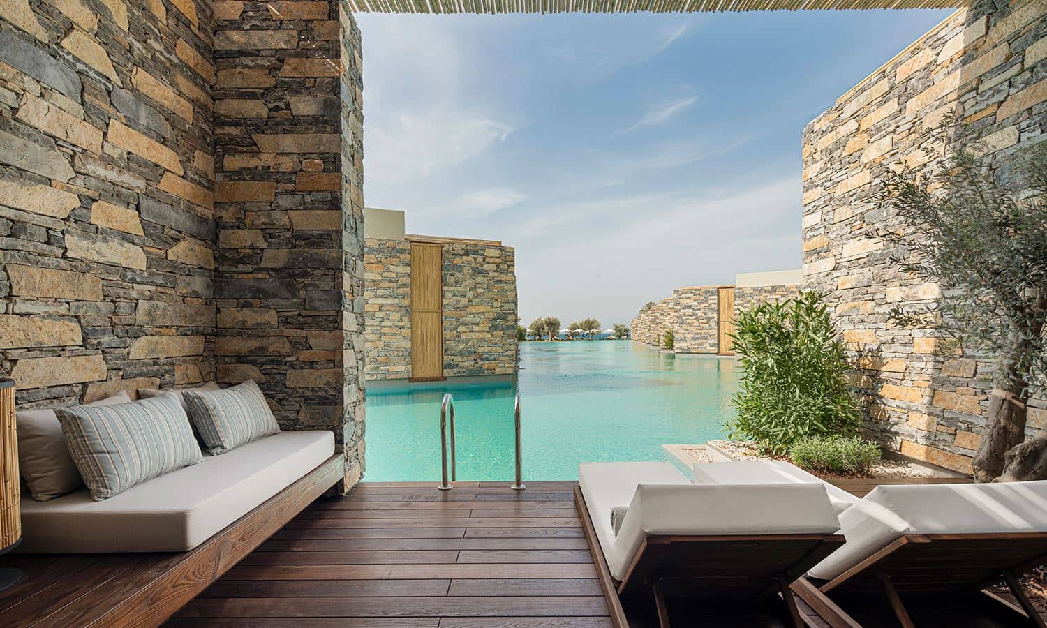 rooms-lagoon-swim-up