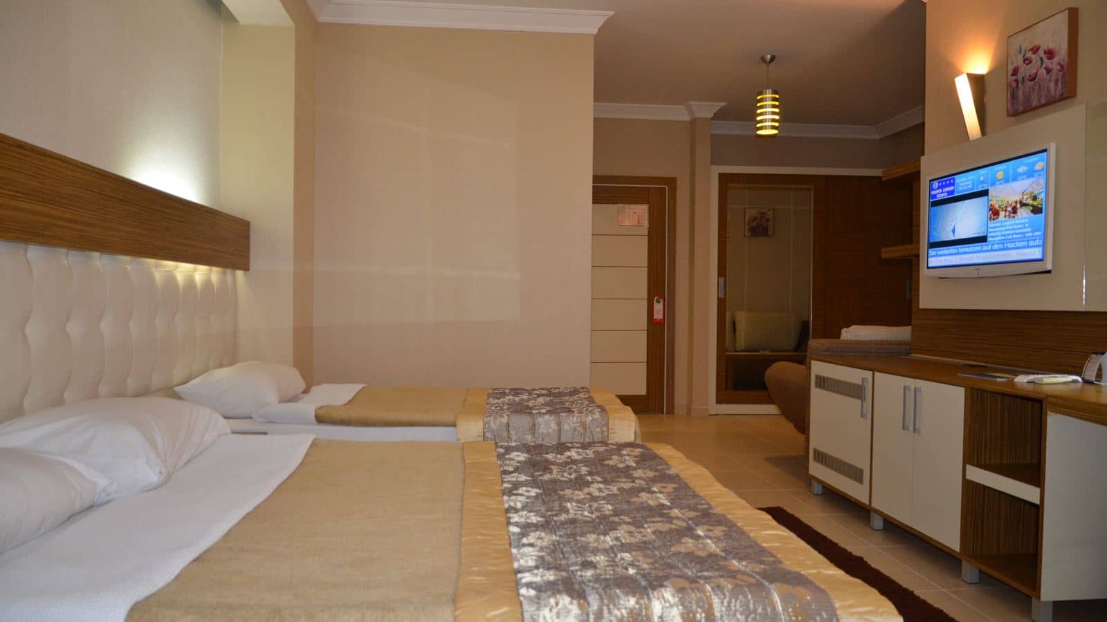 rooms-large-room-main-building