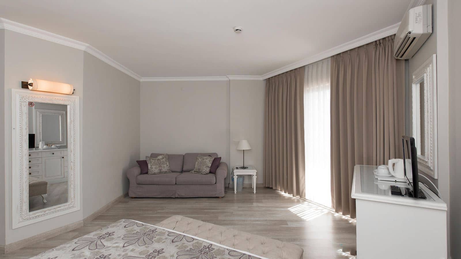 rooms-superior-room