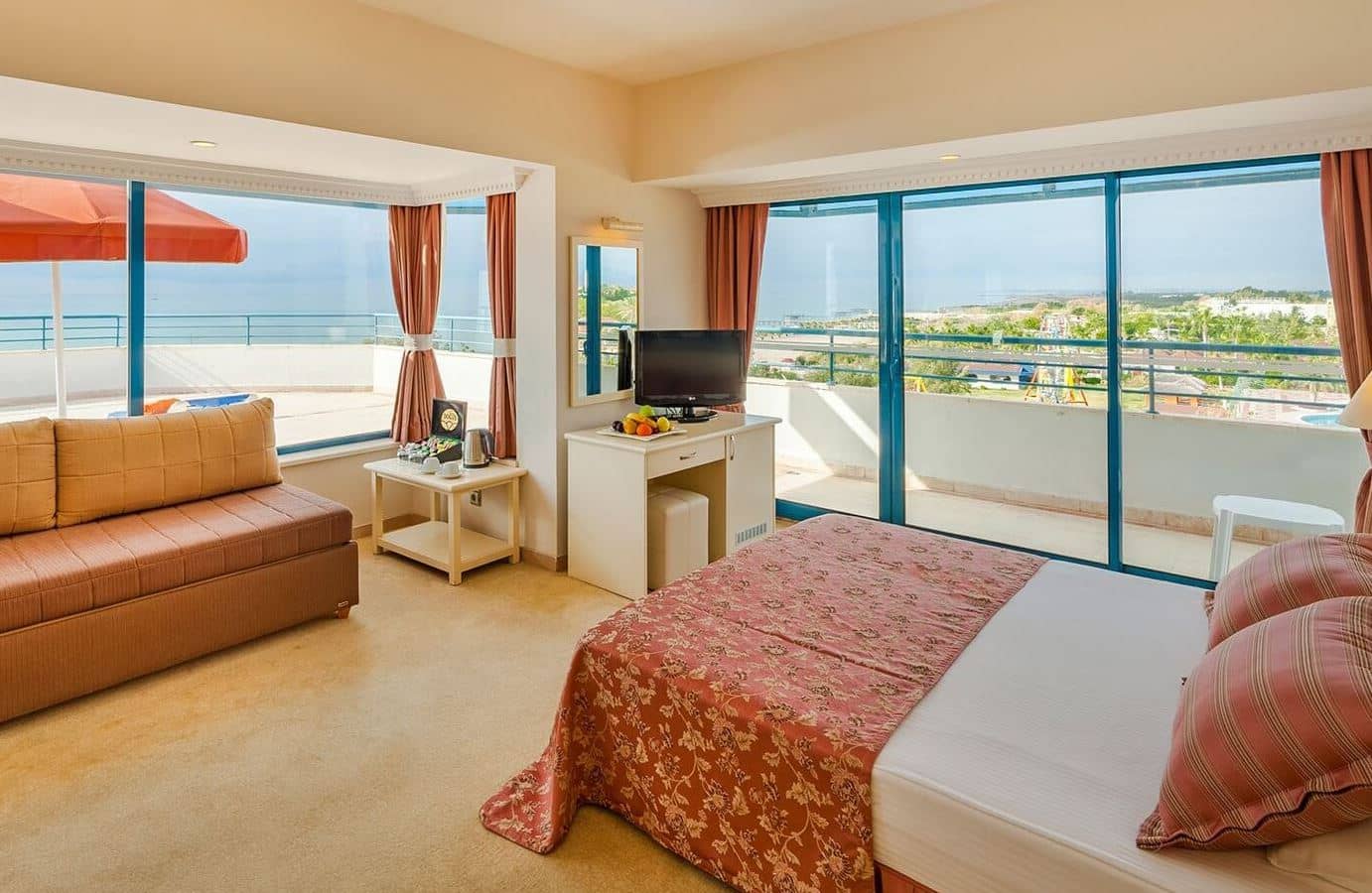 rooms-sunrise-jacuzzi-suite