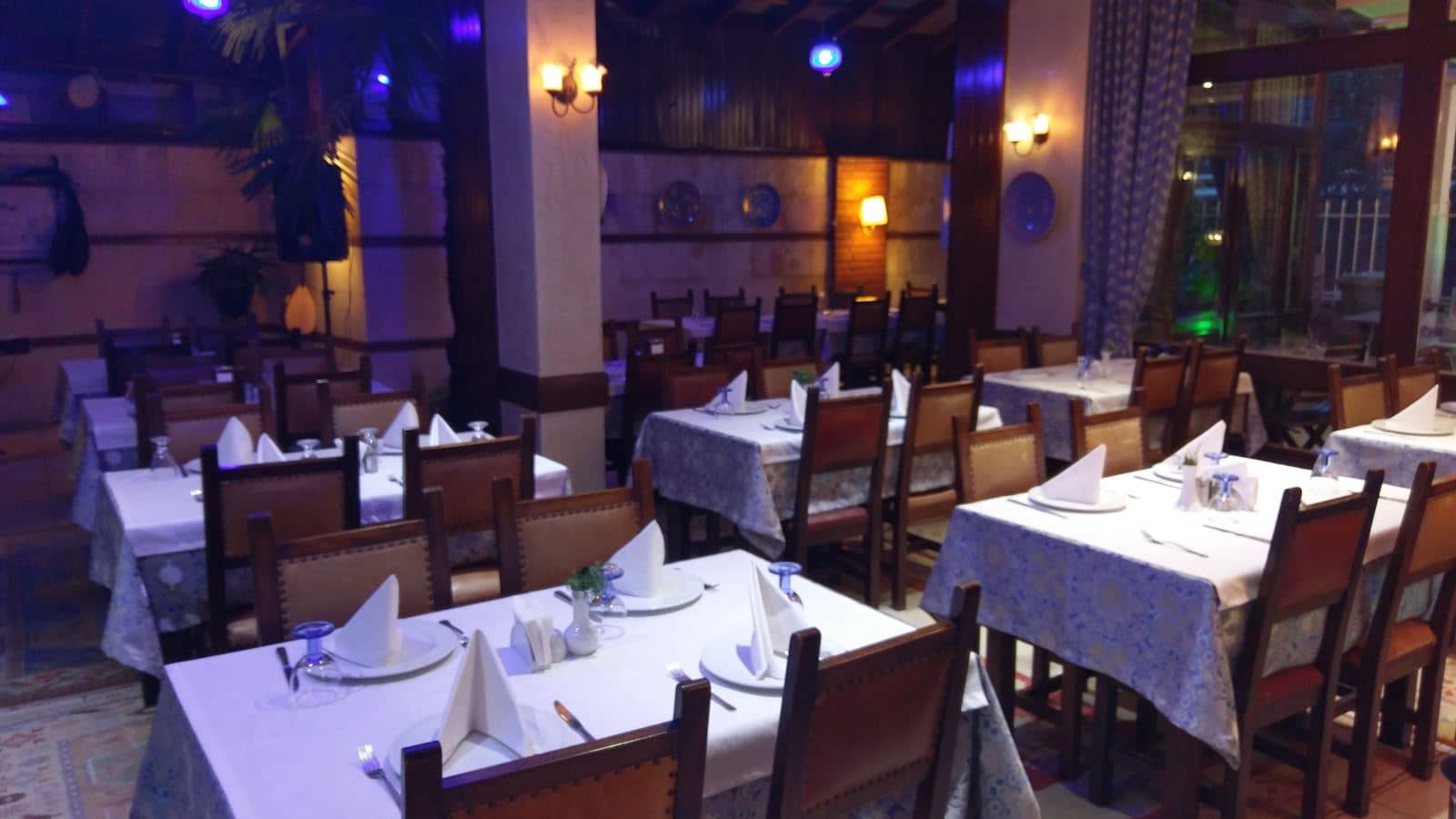 restaurants-restaurants