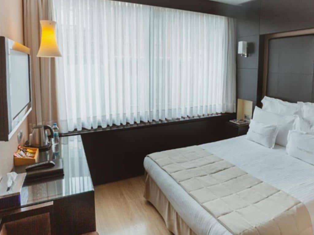 rooms-standard-room-city-view-single-use