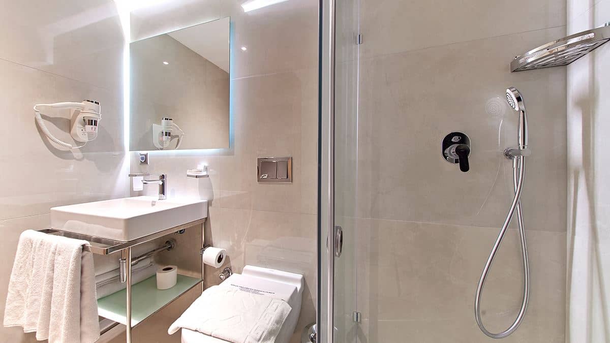 rooms-standard-room