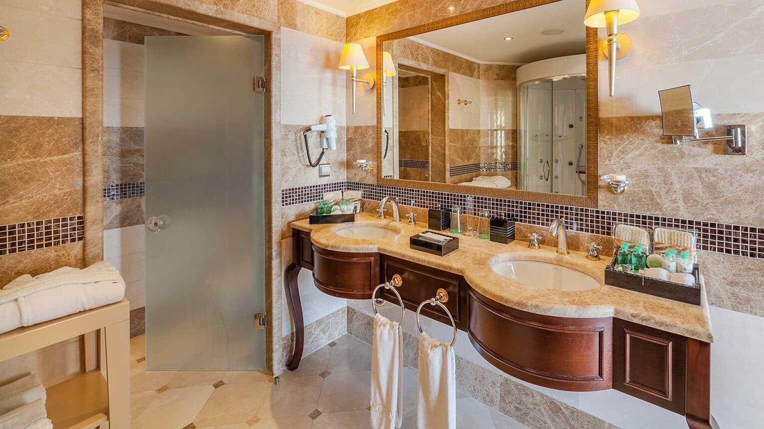 rooms-king-suite