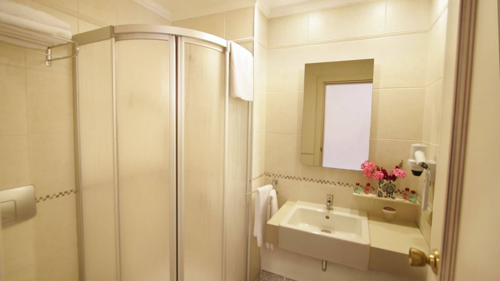 rooms-economy-room