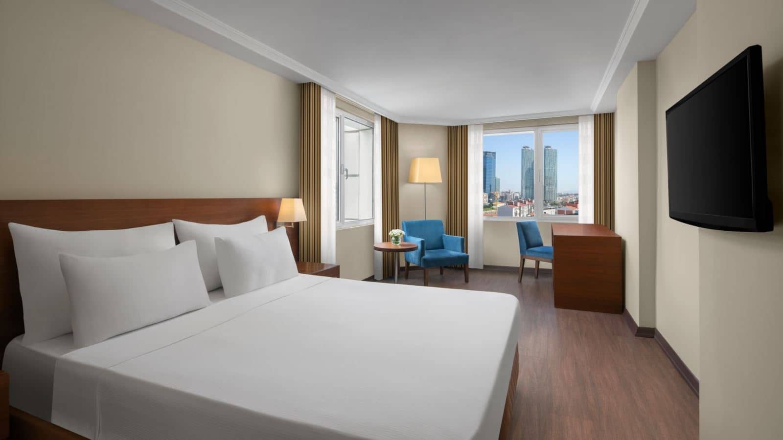 rooms-deluxe-king-room