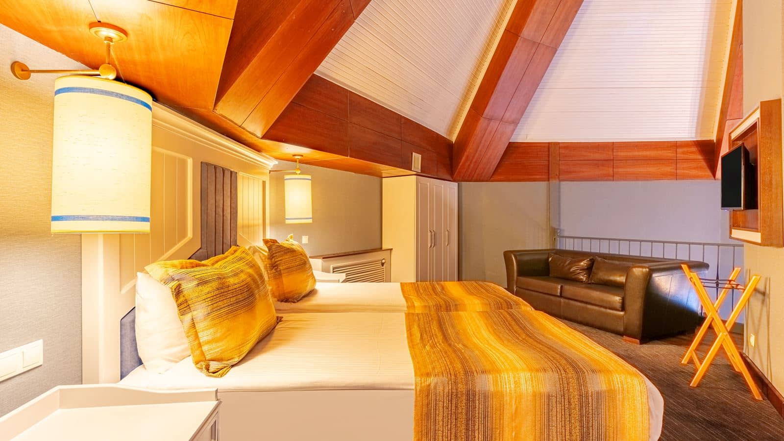 rooms-king-suite