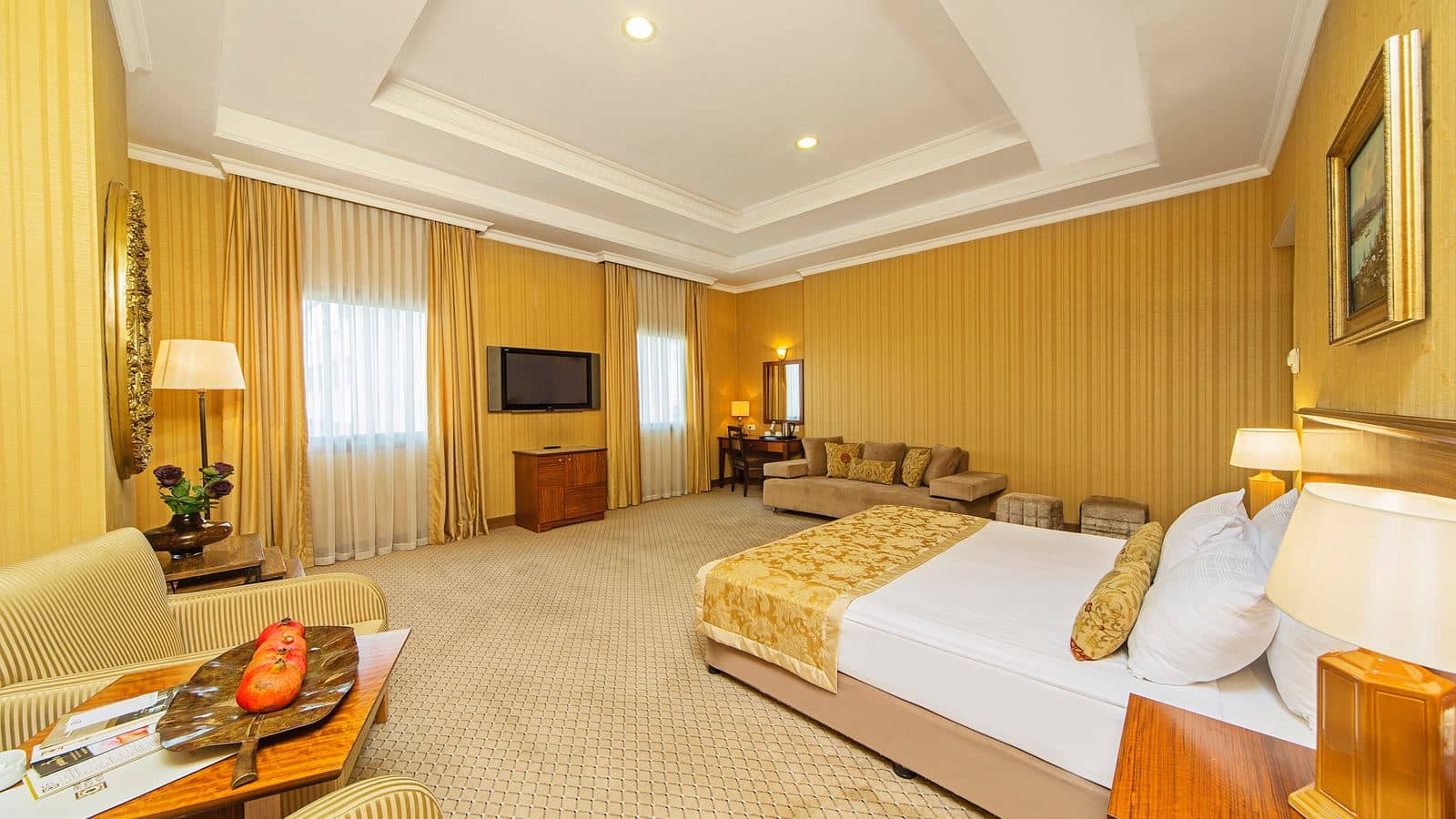 rooms-room-luxury-city-view