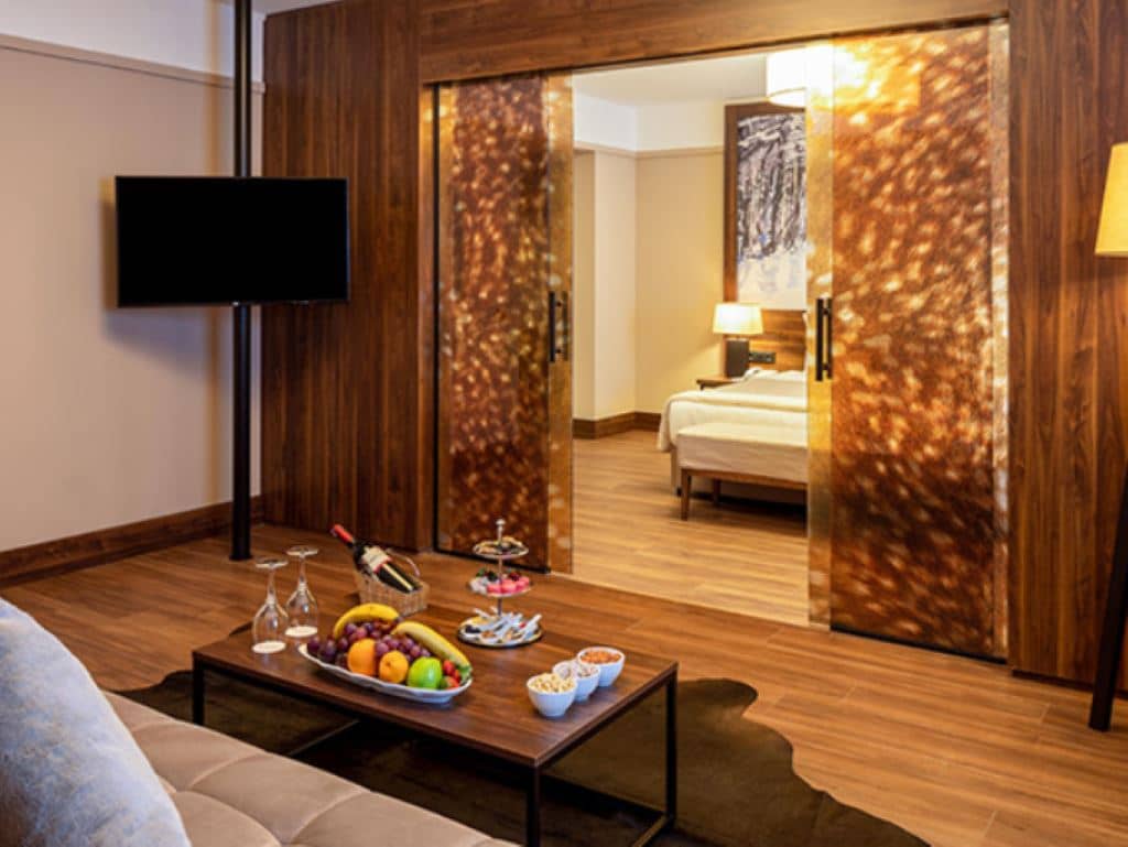 rooms-grand-suit
