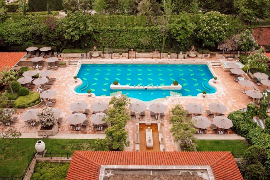 pools-outdoor-pool